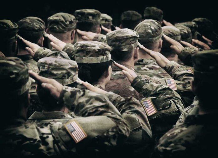 Veterans,Day.,Us,Soldiers,Giving,Salute.,Us,Army.,Military,Of