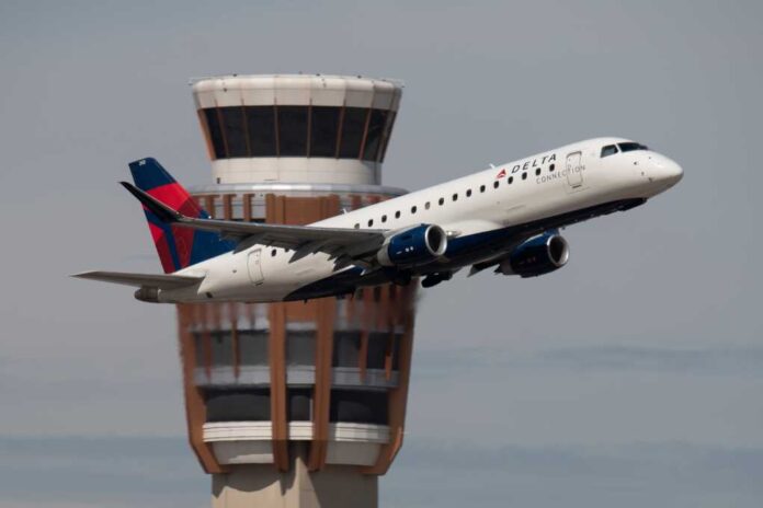 Phoenix,Sky,Harbor,Airport,,3-10-2023,Phoenix,,Az,Delta,Connection,Embraer