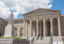 Statue of Lincoln in front of the District of Columbia Court of Appeals