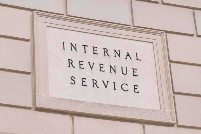 shutterstock_1055588426 Internal Revenue Service building sign on a stone wall